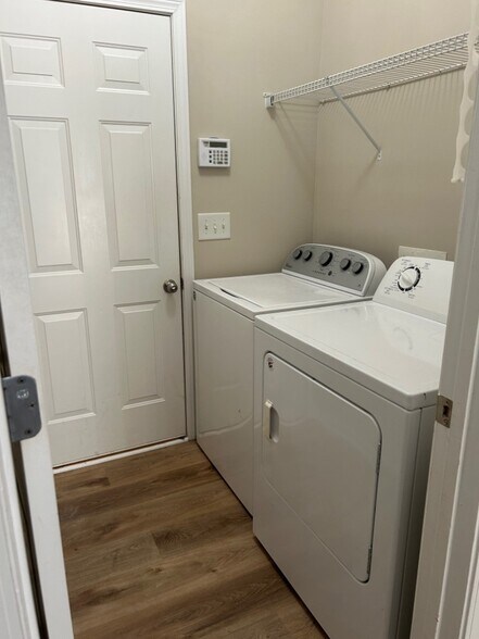 Laundry/Mud Room between Kitchen and Garage - 5785 Asby Way