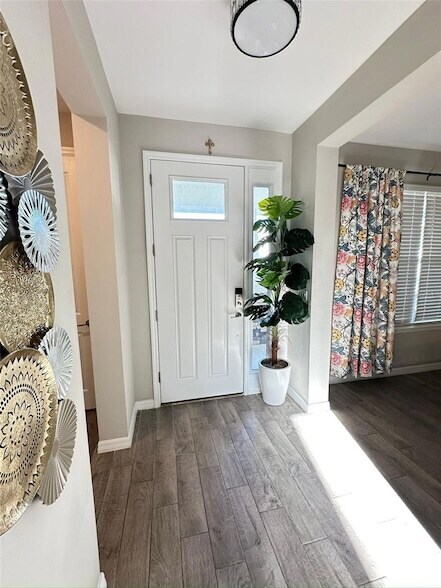 Building Photo - 33805 Astoria Cir