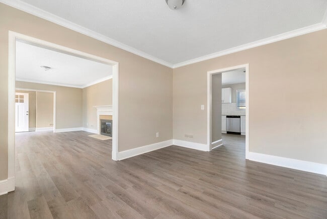 Building Photo - 804 Townsend Ave