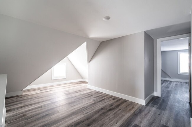 Building Photo - Rare Frederick Townhouse Unit - across from Whole Foods, St. Mary's, Bradford Beach