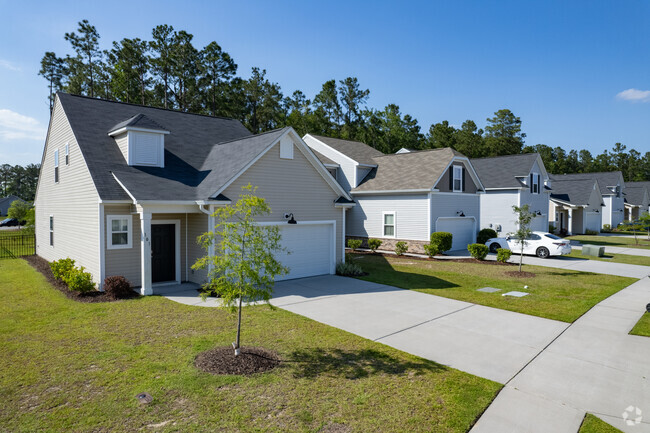 Building Photo - Quinn Residences at Drayton Park - Savanna...