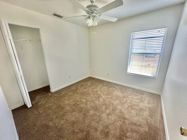 Building Photo - Orlando - 3 Bedroom, 2.5 Bathroom - $1,845.00