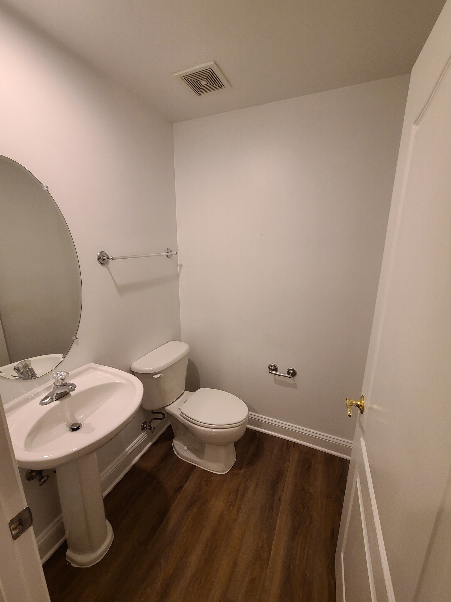 1st Floor Bathroom - 25807 Turlough Ter