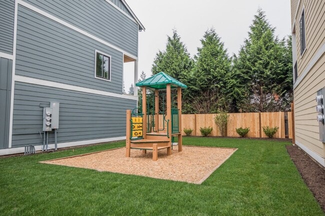 Building Photo - 3Bd/3Ba Monroe Townhouse