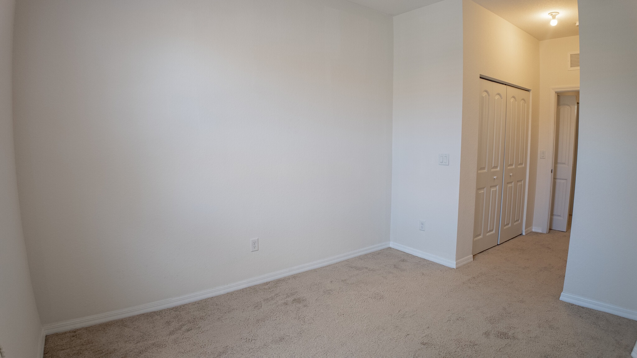 Building Photo - 1042 NW 33rd Mnr