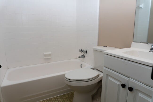 Building Photo - 2708 E Antler Dr