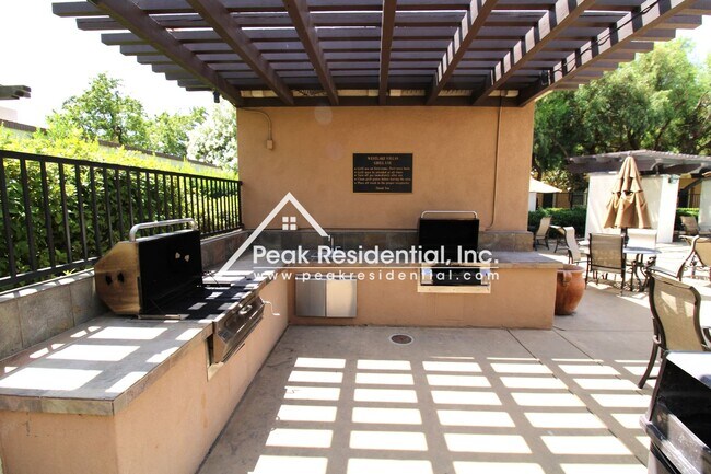 Building Photo - Beautiful Newer 1bd/1ba North Natomas Cond...