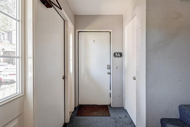 Building Photo - 5863 Inwood Dr