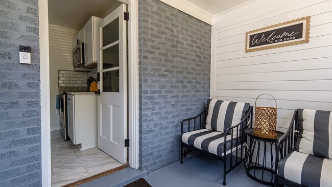 Building Photo - Solid brick duplex located in Forest Acres
