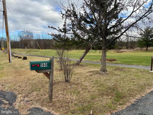 Building Photo - 180 Sassamansville Rd