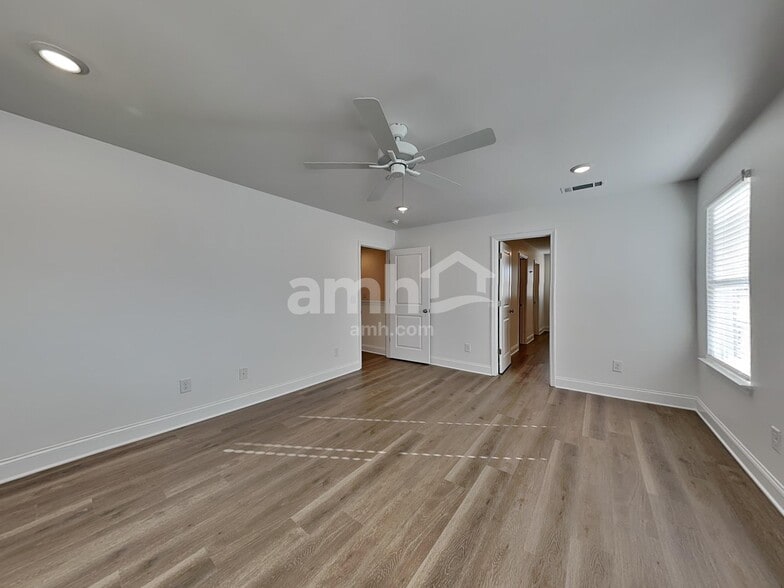 Building Photo - 510 Pointe Dr