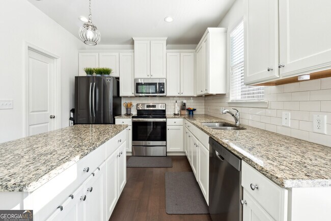 Building Photo - 1499 River Oak Ln