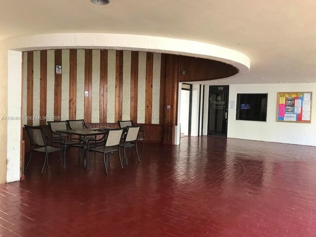 Building Photo - 16919 N Bay Rd