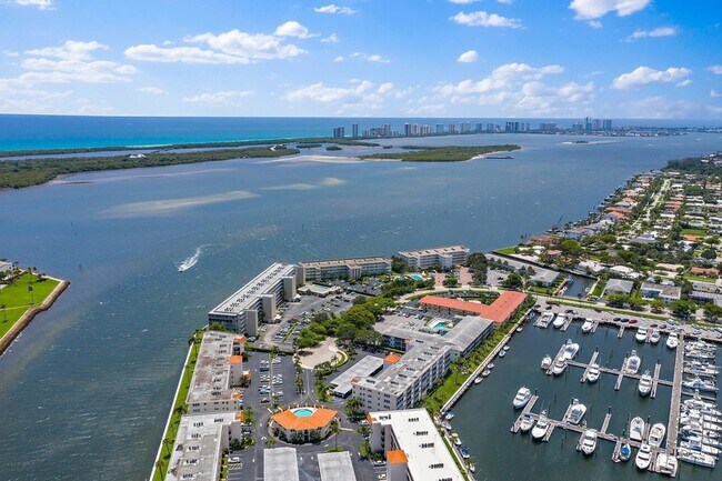 Building Photo - 29 Yacht Club Dr