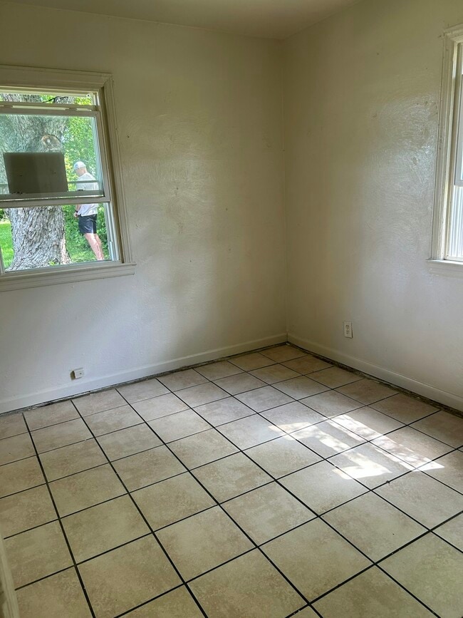 Building Photo - 4021 Prescott Ave