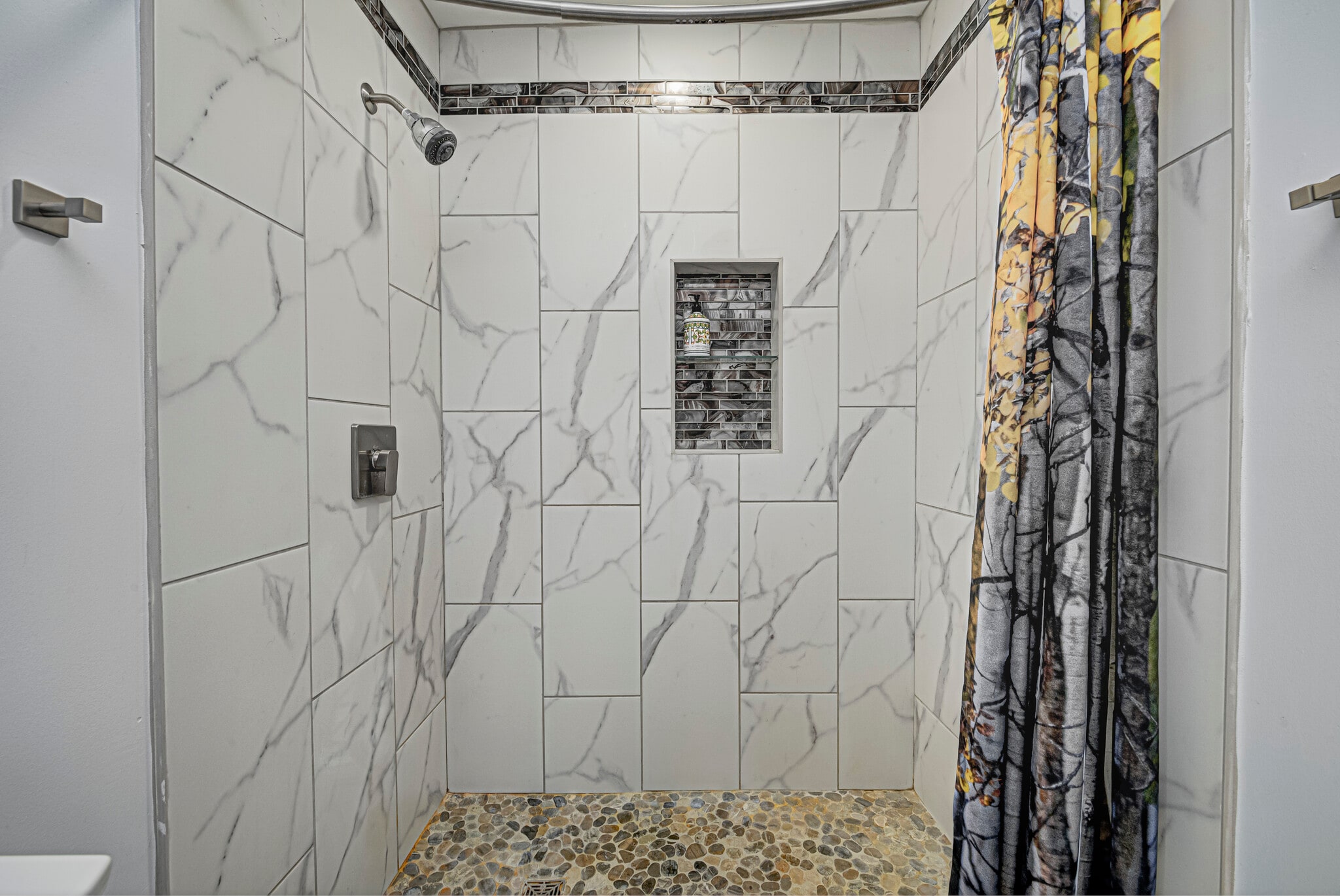 Downstairs shower with ceramic tiles - 1643 Fletcher Ave