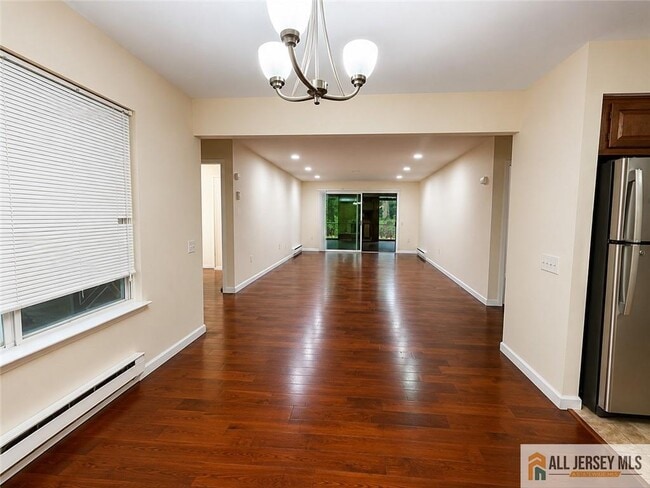 Building Photo - 441B Belford Rd