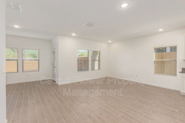 Building Photo - 3044 W Bent Tree Dr