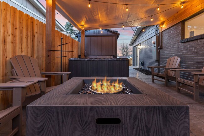 Building Photo - 9211 Highland Pl