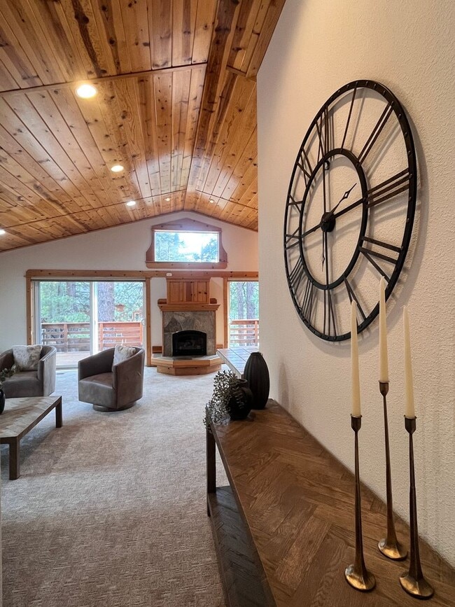 Building Photo - Flexible 3 month Lease available in Tahoe Donner - April, May, June