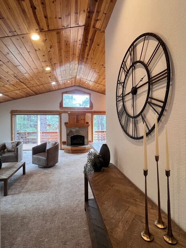 Building Photo - Flexible Lease available in Tahoe Donner - April and May