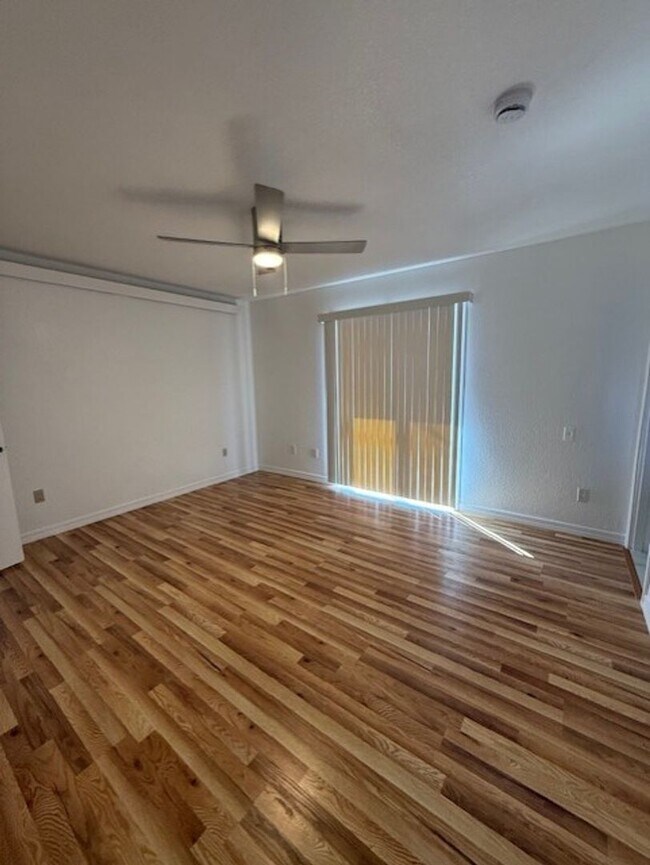 Building Photo - 1324 S Ocotillo Dr