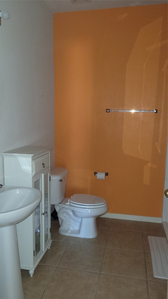 Building Photo - 17906 Castle Heath Ln