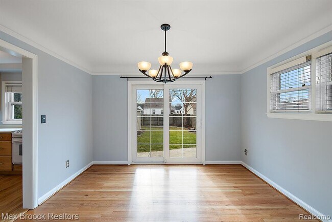 Building Photo - 1079 Larkmoor Blvd