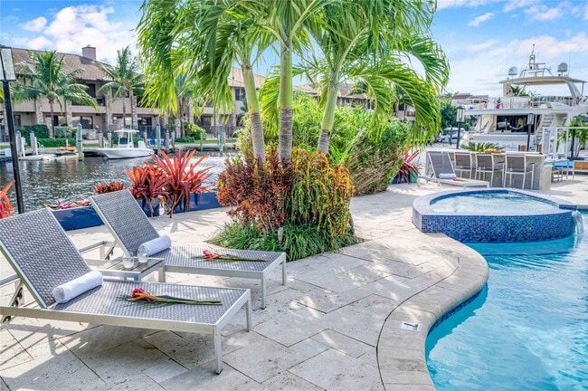 Building Photo - 2740 NE 15th St