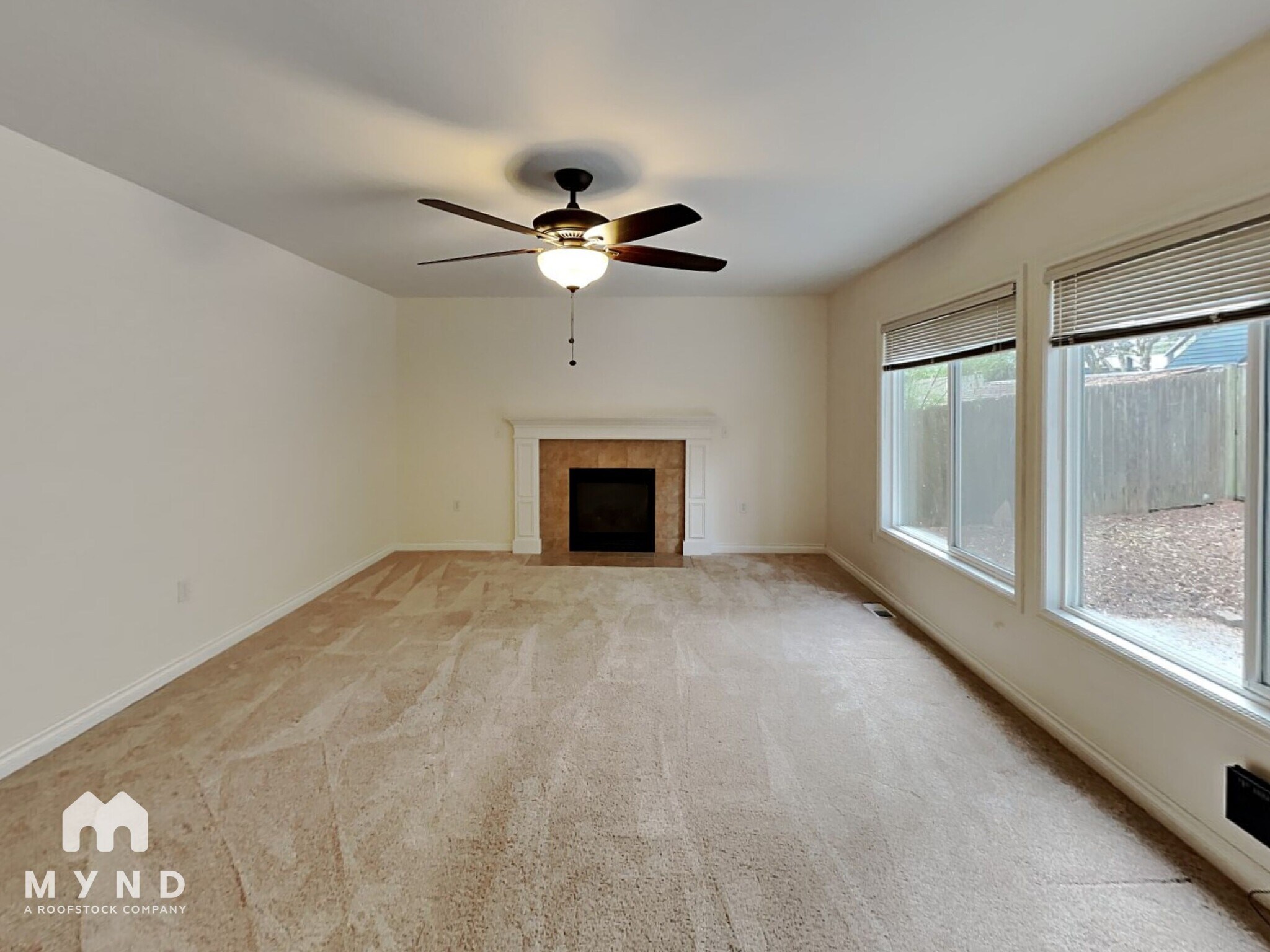 Building Photo - 13327 2nd Ave NE