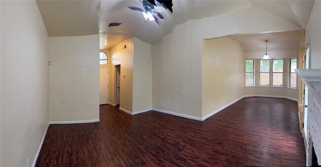 Building Photo - 14517 Oliphant St