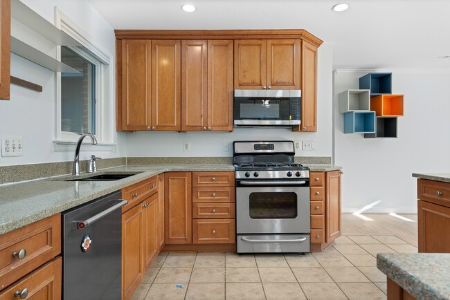 Building Photo - 1407 Leegate Rd NW