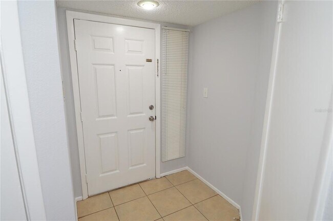 Building Photo - 8630 Mallard Reserve Dr