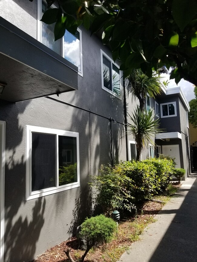 Primary Photo - 3216 Delaware St