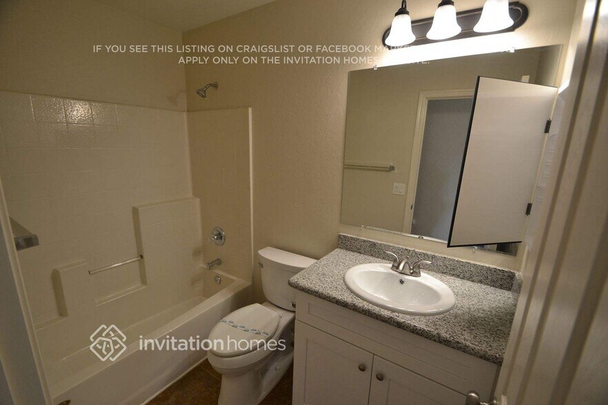 Building Photo - 1469 S Western Skies Dr