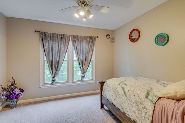 Building Photo - 511 Prince of Wales Ct