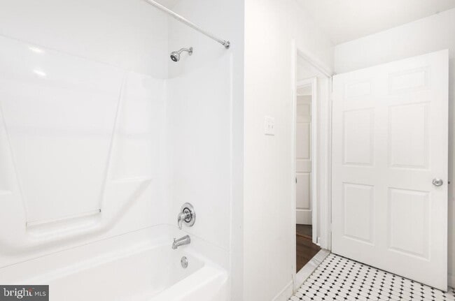 Building Photo - 1220-24 Sansom St