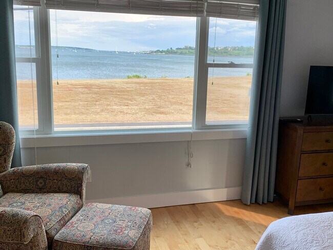 Building Photo - 220 Veranda St