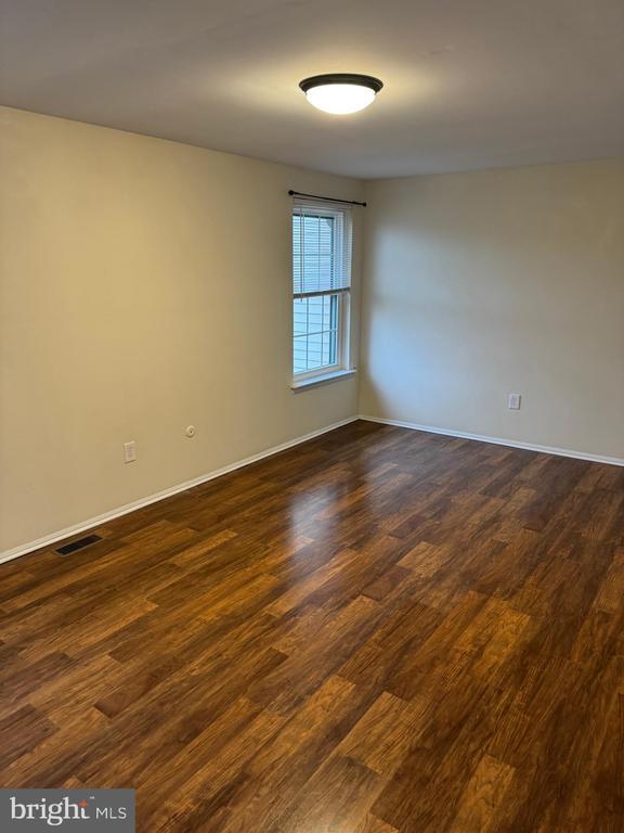 Building Photo - 204 Livingston Ct