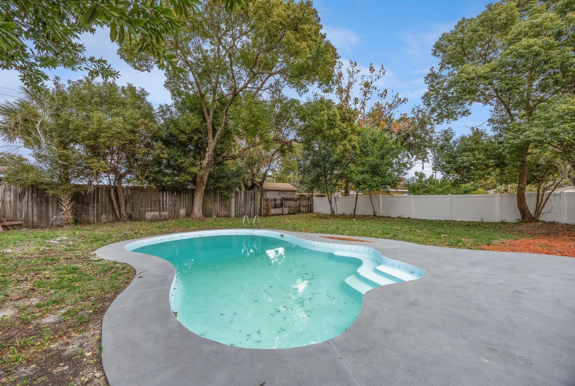 Building Photo - 3033 Sutton Dr