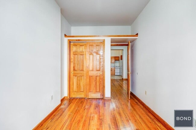 Building Photo - 292 W 92nd St