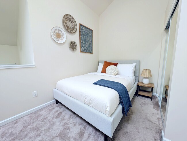 Building Photo - The Norm Appartments