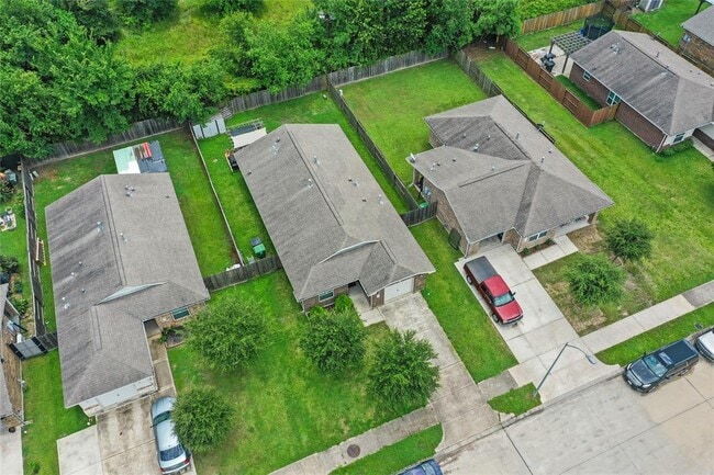 Building Photo - 8802 Shady Vista Ln