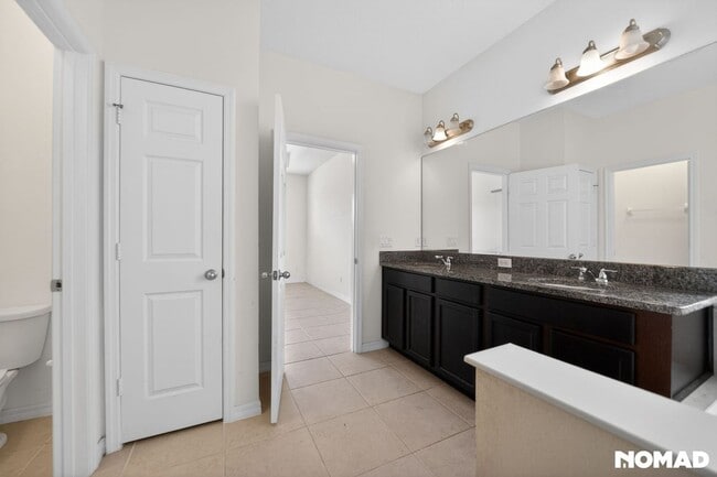Building Photo - Spacious 4BR House in Orlando