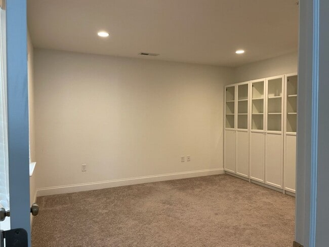 Building Photo - Cranberry Township