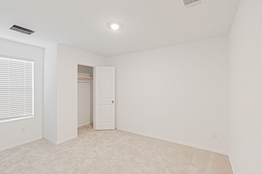 Building Photo - 117 Dark Victory Rd