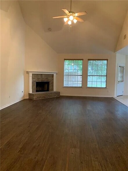 Building Photo - Room in Single Family Home on Fort Grant Dr