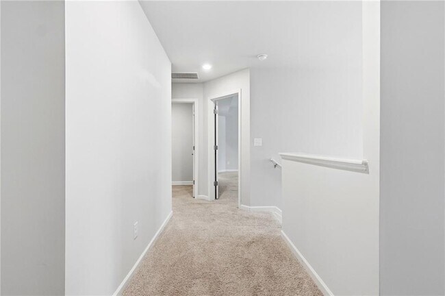 Building Photo - 3132 Hawthorn Farm Blvd