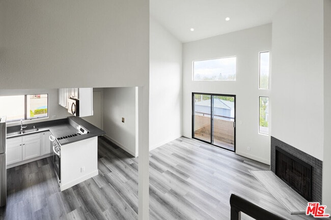 Building Photo - 6212 Fulton Ave