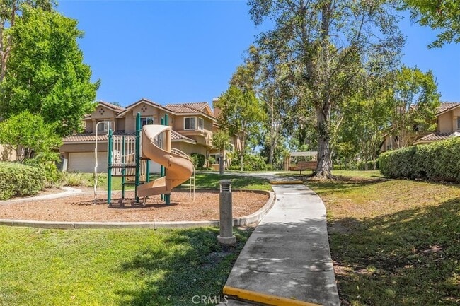 Building Photo - 41 Alondra